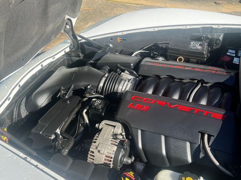 Used 2013 Chevrolet Corvette Coupe 2D w/ 2LT Preferred Equipment Group image 17