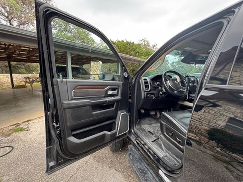 Used 2022 RAM 5500 Laramie AWD/4WD image 11
