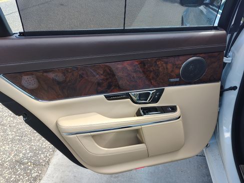 Used 2015 Jaguar XJ L Portfolio RWD image 6