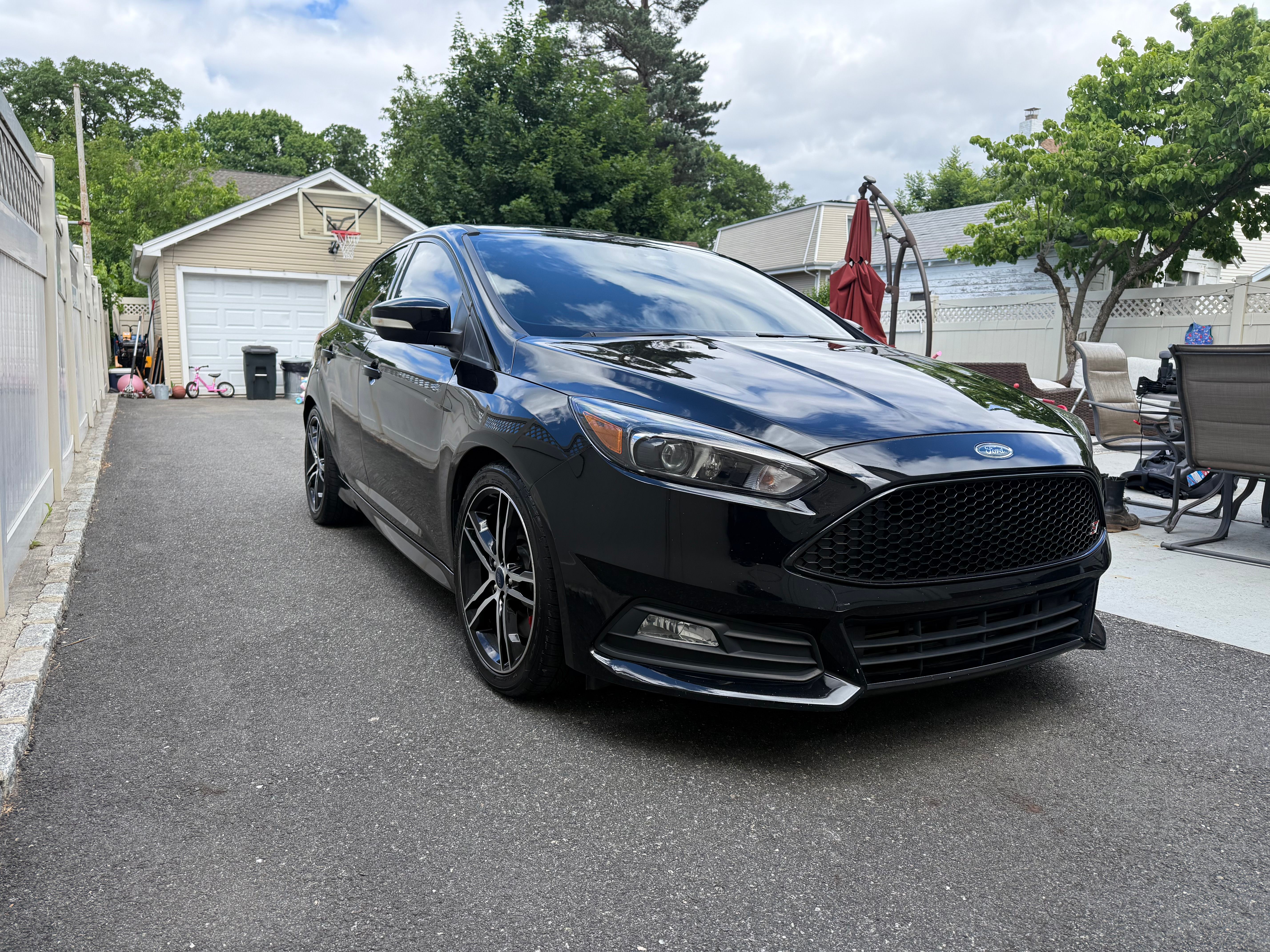 Used 2018 Ford Focus ST w/ Equipment Group 402A FWD image 4