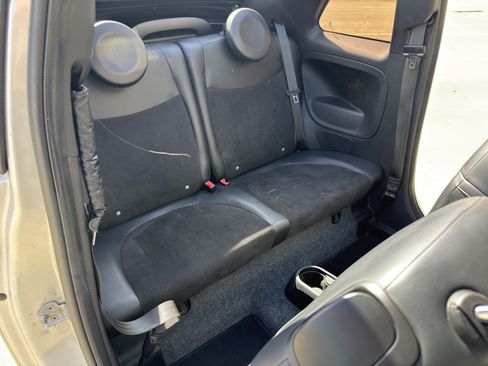 Used 2014 FIAT 500 GQ Edition w/ Comfort/Convenience Group image 10