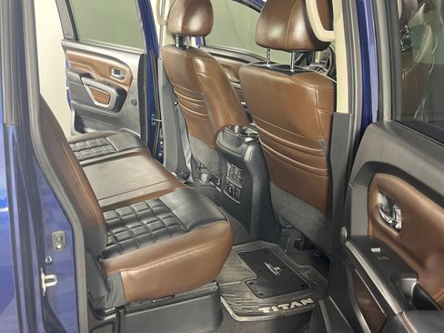 Used 2018 Nissan Titan Platinum Reserve RWD image 4