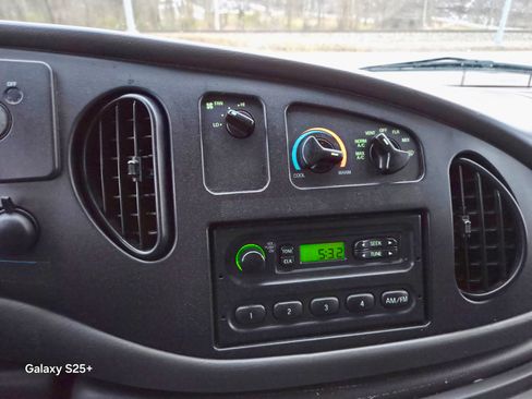 Used 2007 Ford E-450 and Econoline 450 image 11