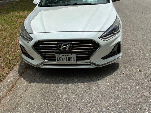 Used 2018 Hyundai Sonata SE FWD image 2