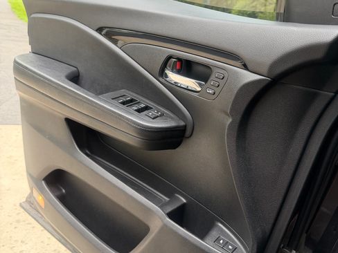 Used 2017 Honda Pilot Elite image 10
