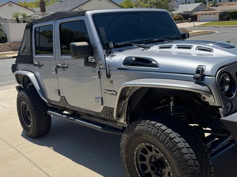 Used 2018 Jeep Wrangler Unlimited Sport S AWD/4WD image 5