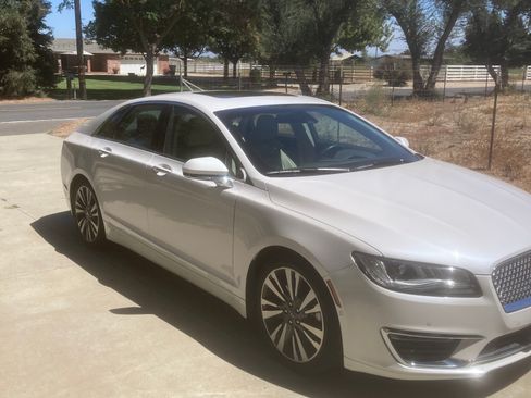 Used 2017 Lincoln MKZ Reserve w/ Technology Package FWD image 13