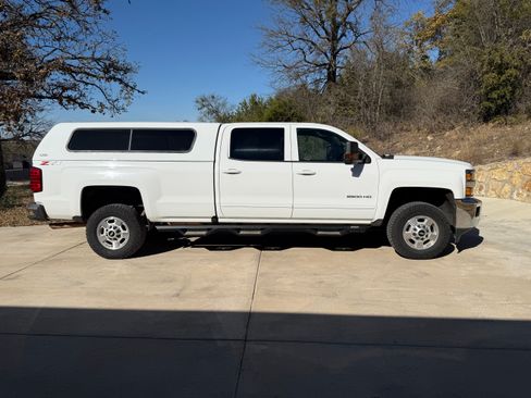 Used 2018 Chevrolet Silverado 2500 LT w/ All Star Edition image 16