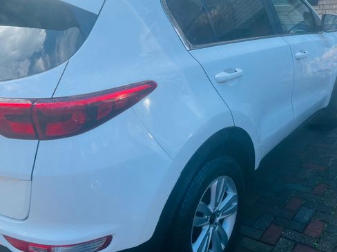 Used 2018 Kia Sportage LX image 9