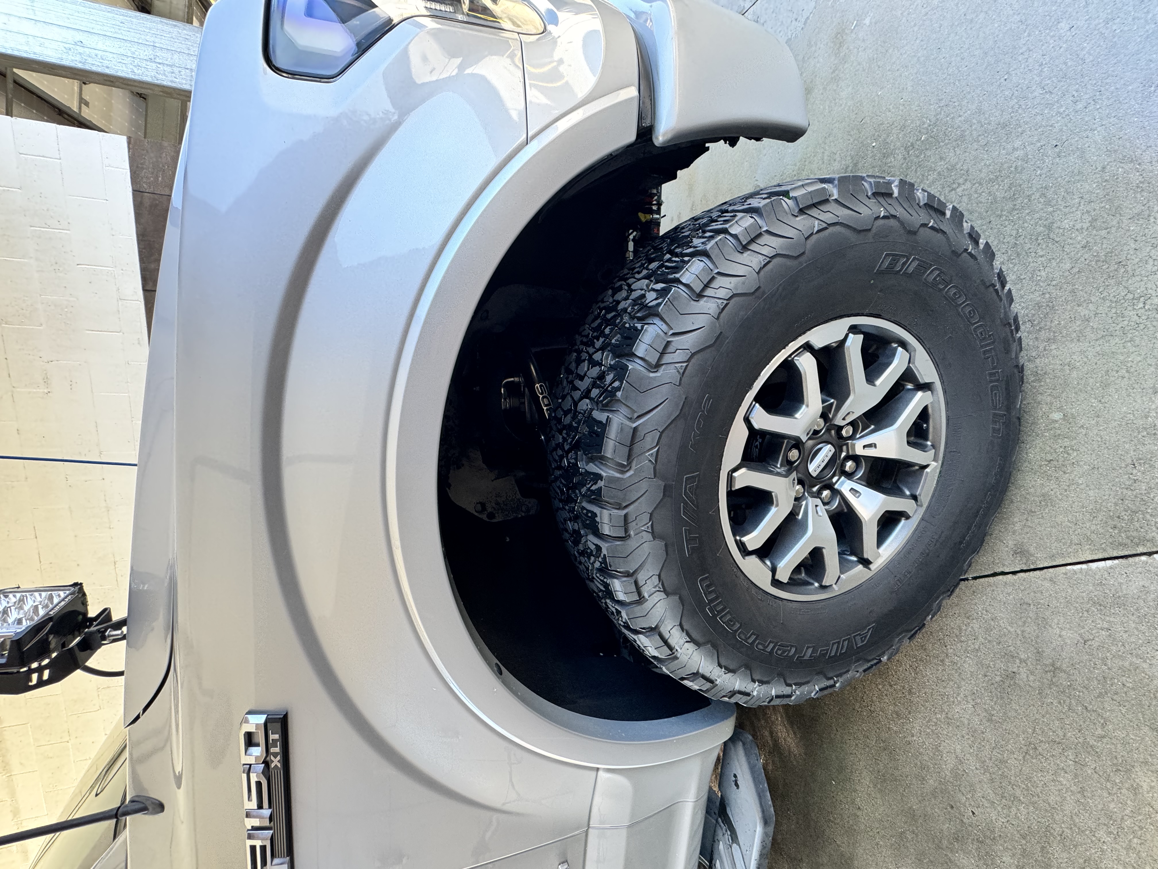 Used 2015 Ford F150 XLT w/ Equipment Group 301A Mid AWD/4WD image 4
