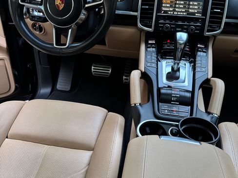 Used 2016 Porsche Cayenne S AWD/4WD image 19