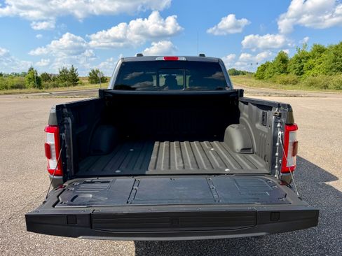 Used 2023 Ford F150 Lariat AWD/4WD image 5