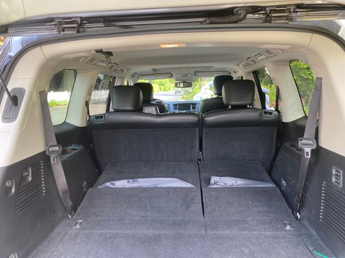 Used 2018 Nissan Armada SL w/ Premium Package AWD/4WD image 8