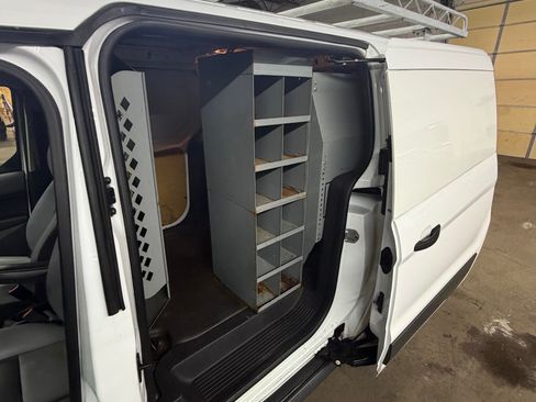 Used 2016 Ford Transit Connect XL image 9