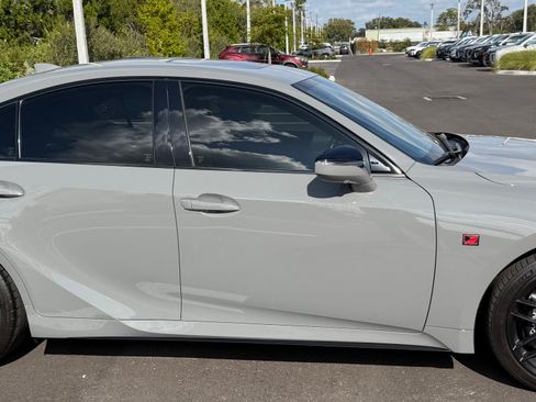Used 2022 Lexus IS 500 image 9