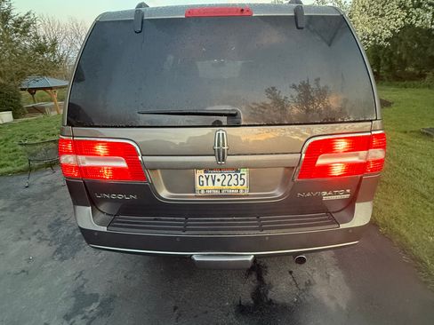 Used 2014 Lincoln Navigator L 4WD w/ Equipment Group 101A image 5