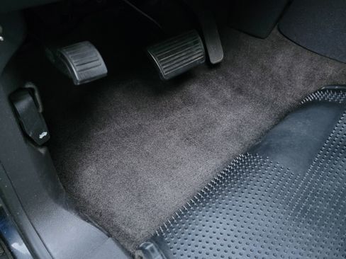 Used 2012 GMC Sierra 2500 Denali w/ Suspension Package, Off-Road image 13