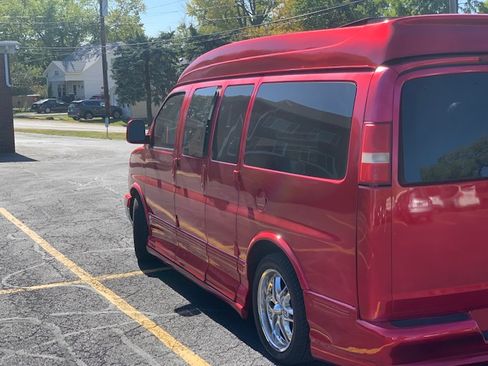 Used 2006 GMC Savana 1500 w/ Preferred Equipment Group image 5