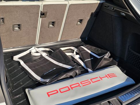 Used 2016 Porsche Macan Turbo image 31