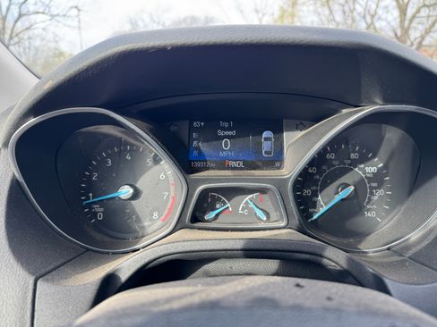 Used 2015 Ford Focus SE image 2