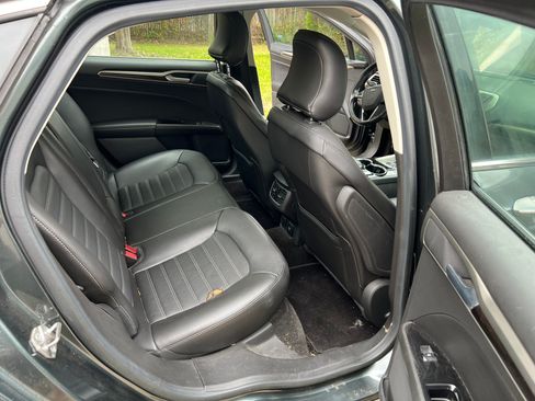 Used 2015 Ford Fusion SE w/ Equipment Group 202A image 11