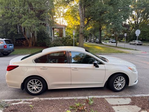 Used 2016 Subaru Legacy 2.5i w/ Popular Package #1 AWD/4WD image 2