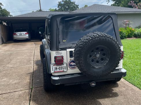 Used 2004 Jeep Wrangler X w/ Convenience Group AWD/4WD image 4