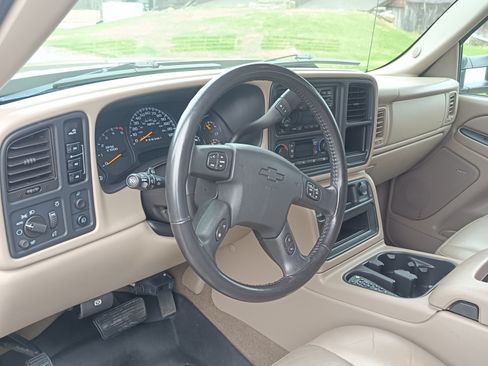 Used 2007 Chevrolet Silverado 2500 LT w/ Heavy-Duty Power Package image 6