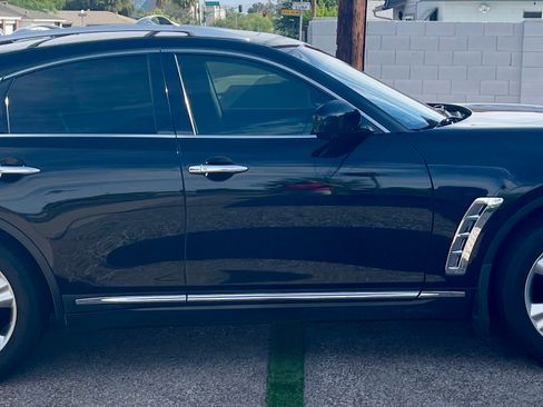 Used 2013 INFINITI FX37 AWD w/ Premium Pkg image 6