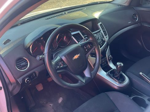 Used 2015 Chevrolet Cruze LT w/ RS Package image 16