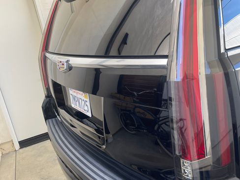 Used 2015 Cadillac Escalade Platinum image 10