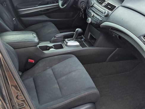 Used 2013 Honda Crosstour EX image 8