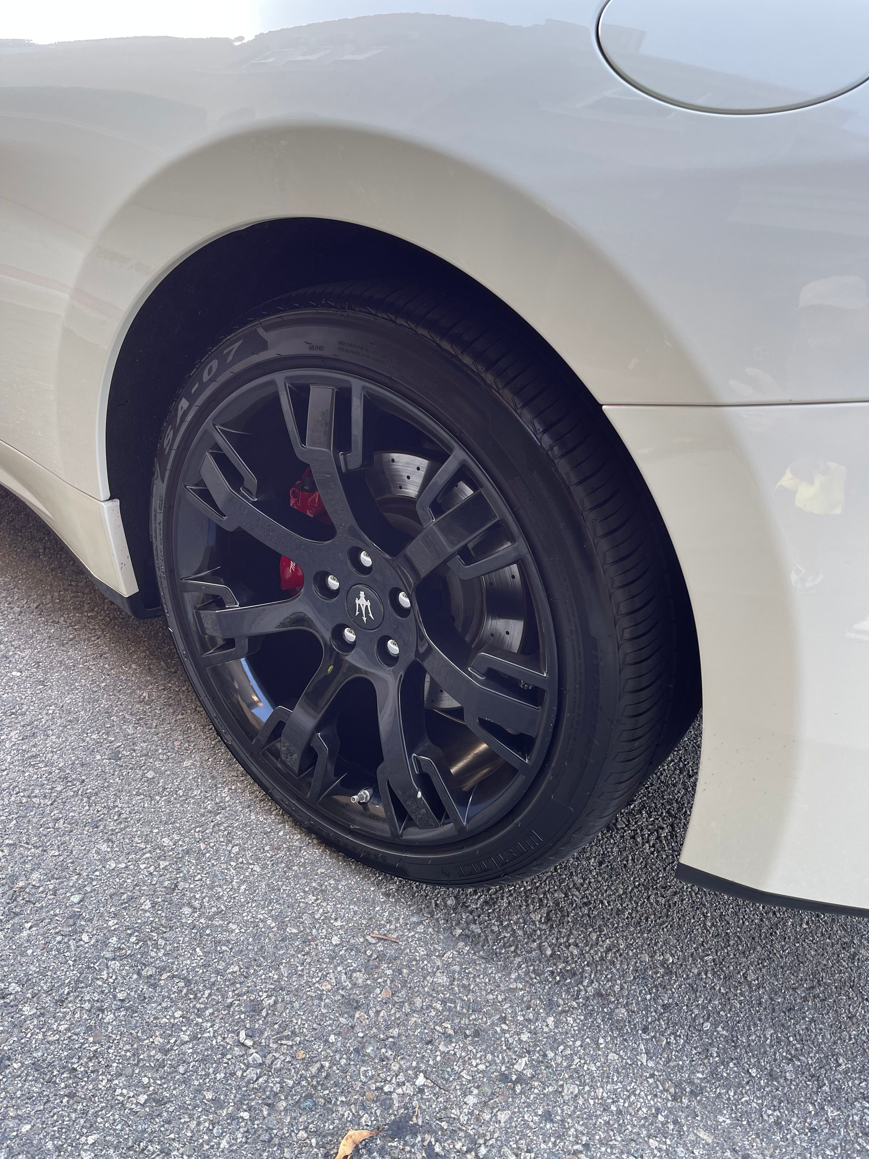 Used 2012 Maserati GranTurismo Convertible RWD image 17