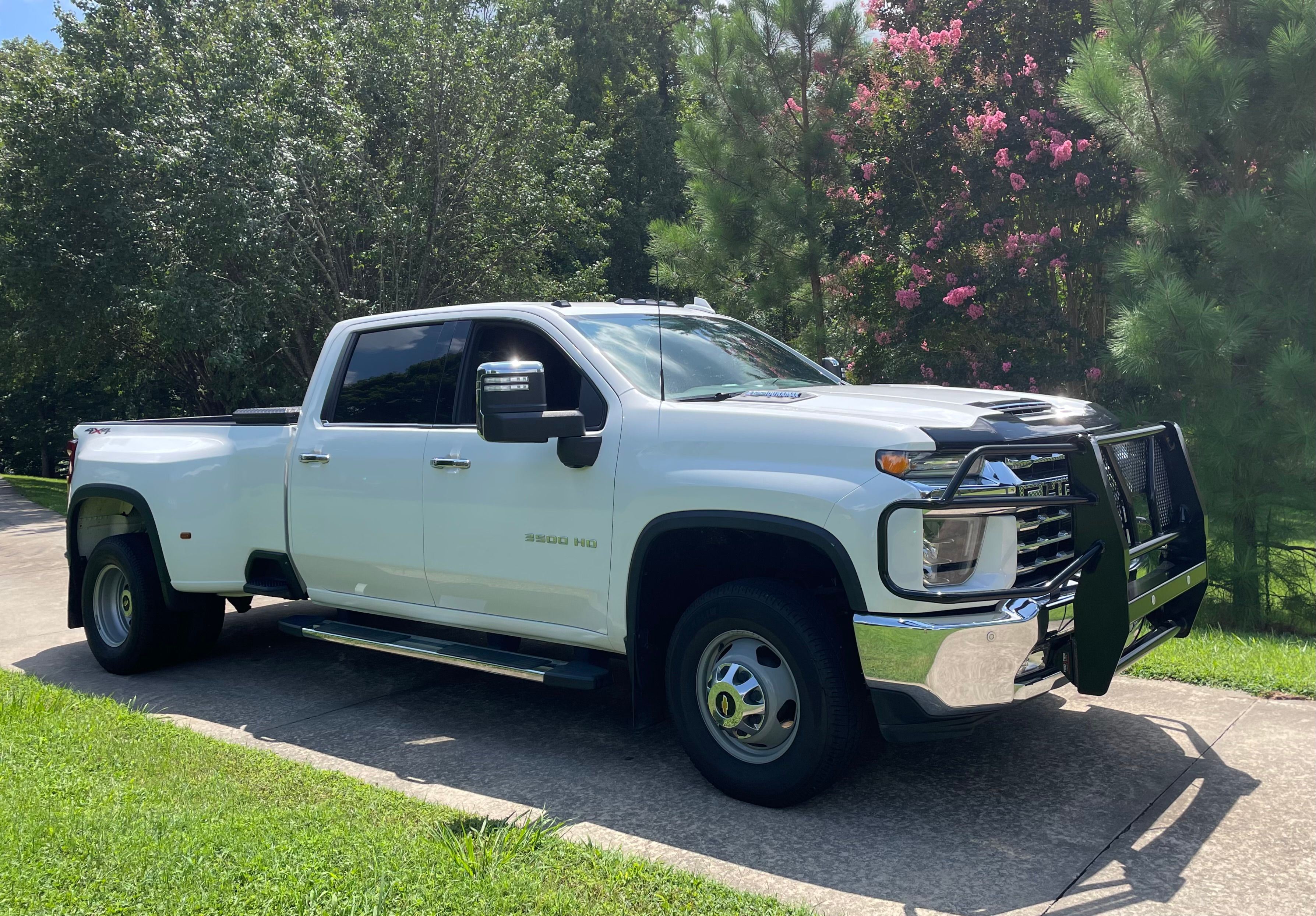 Used 2020 Chevrolet Silverado 3500 LTZ w/ LTZ Plus Package AWD/4WD image 10