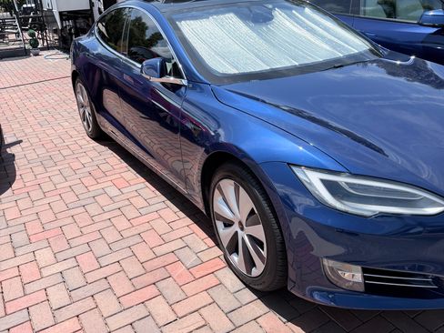 Used 2020 Tesla Model S AWD image 6