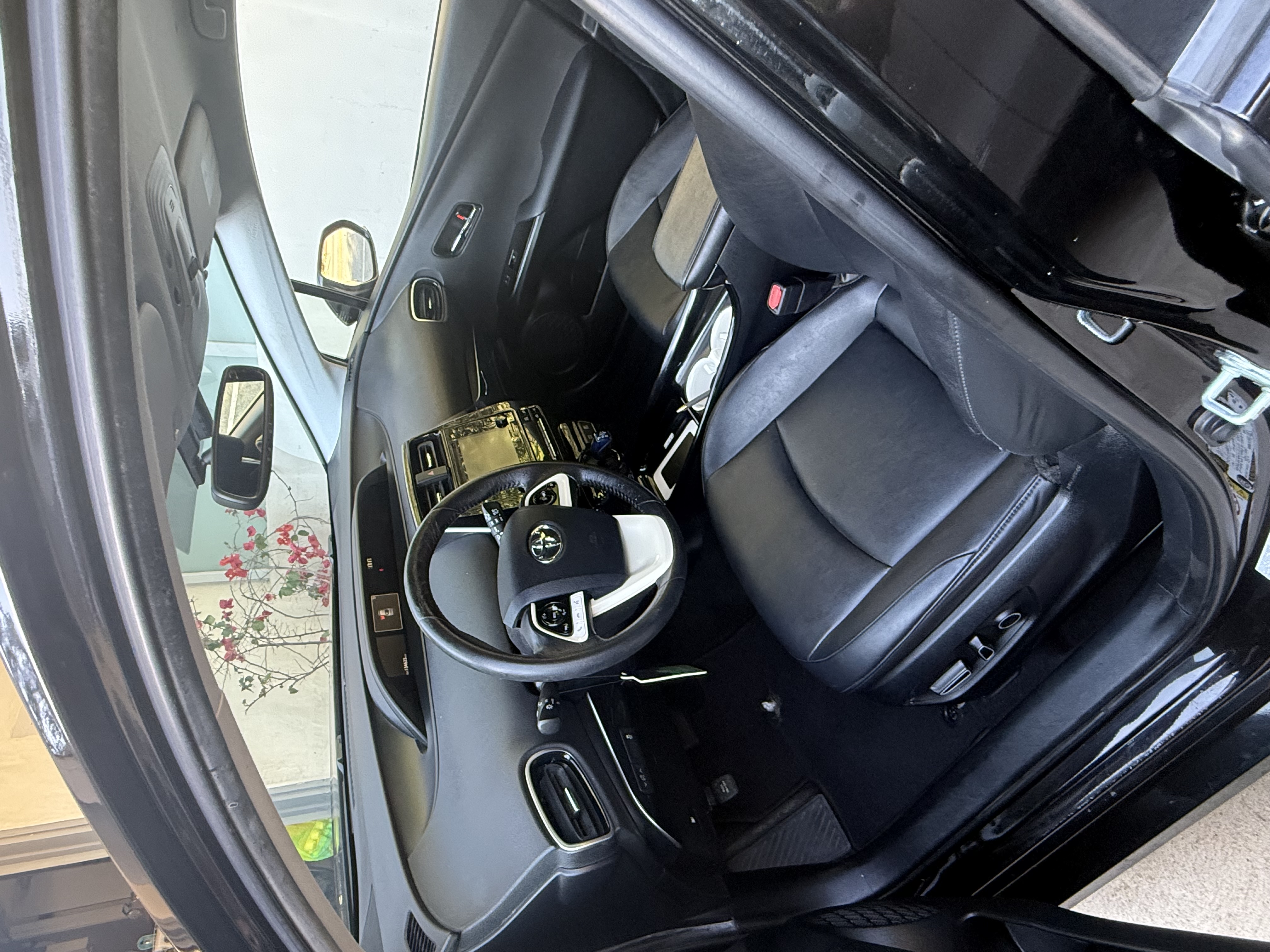 Used 2016 Toyota Prius Four FWD image 6