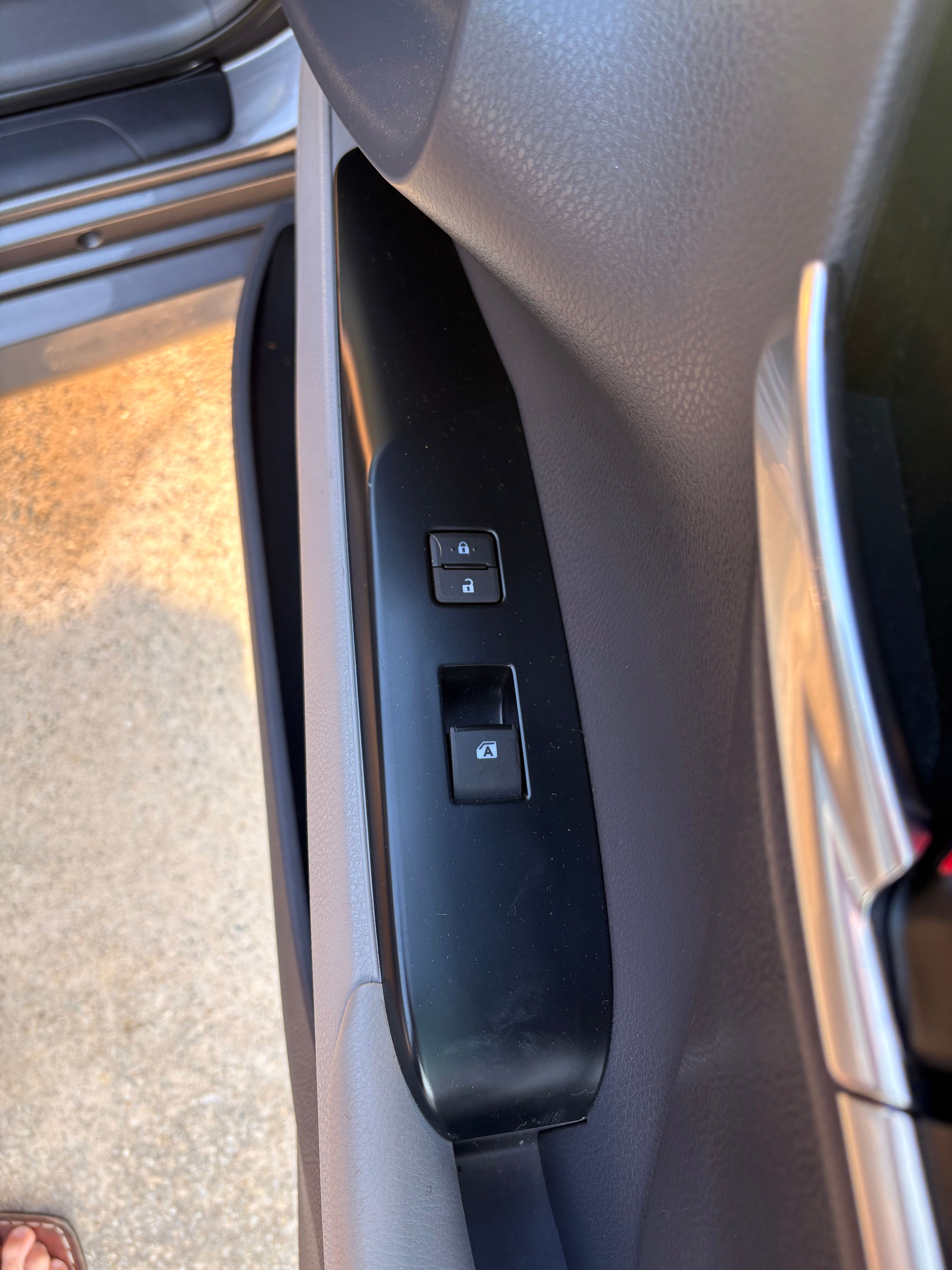 Used 2020 Toyota Camry LE FWD image 22