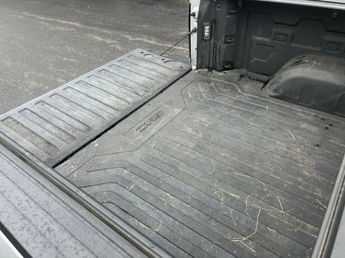 Used 2020 GMC Sierra 1500 SLE w/ SLE Value Package image 13