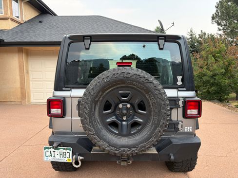Used 2018 Jeep Wrangler Unlimited Sport AWD/4WD image 15