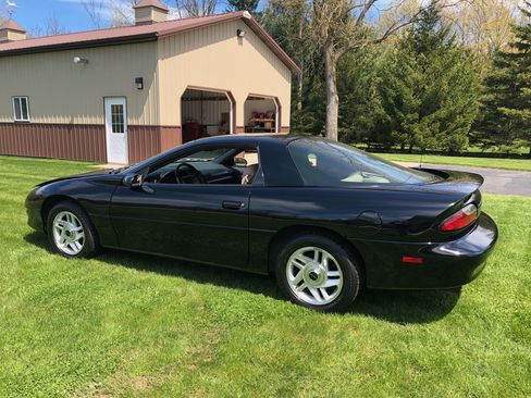 Used 1995 Chevrolet Camaro Z28 image 5