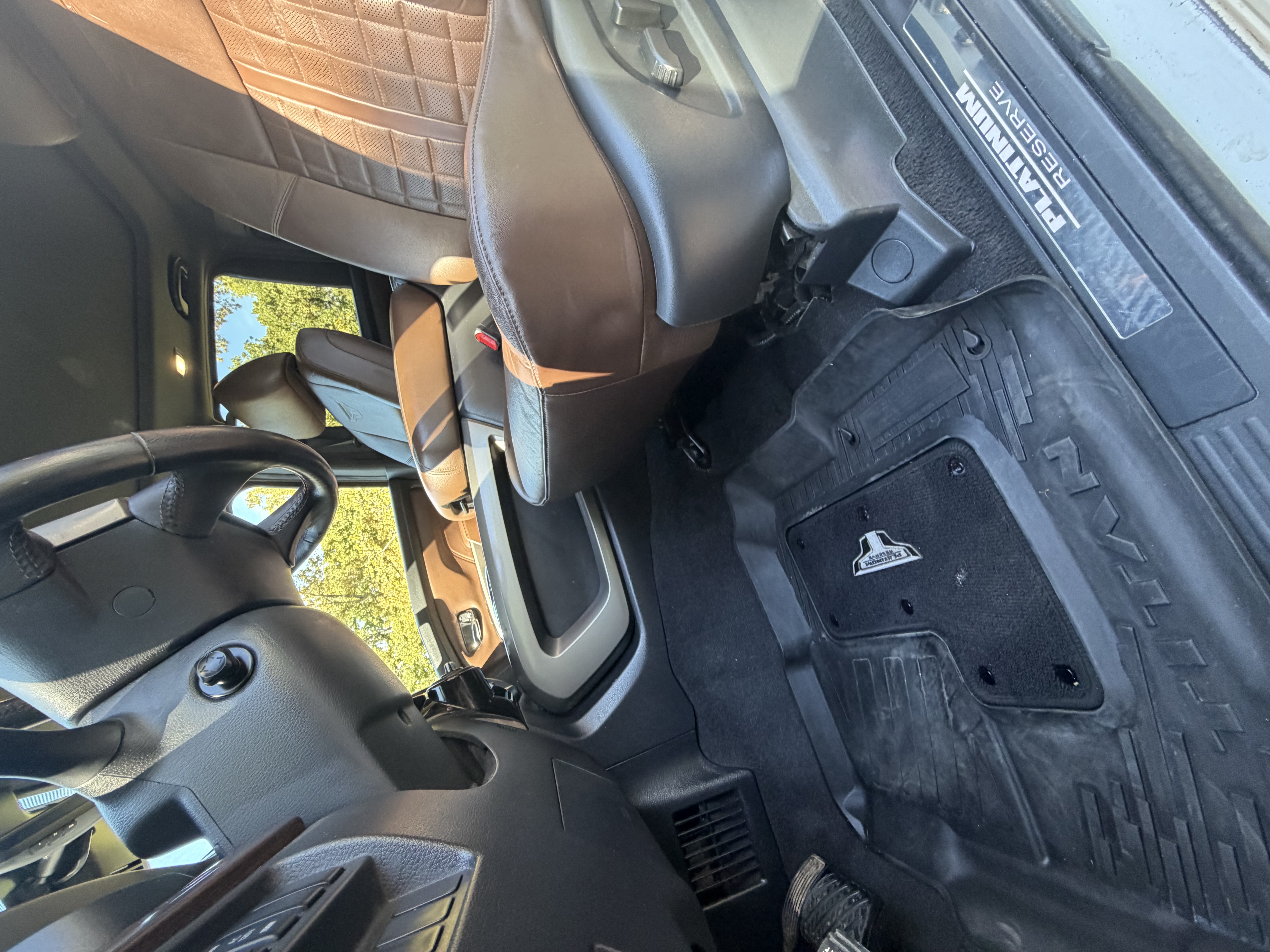 Used 2024 Nissan Titan Platinum Reserve w/ Moonroof Package AWD/4WD image 8