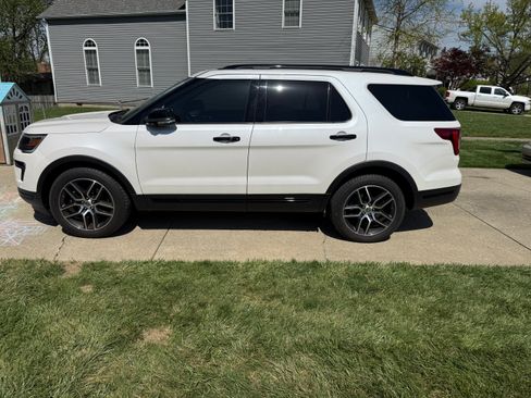 Used 2019 Ford Explorer Sport w/ Equipment Group 401A image 9