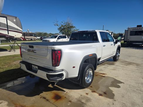 Used 2023 GMC Sierra 3500 Denali w/ Technology Package image 4