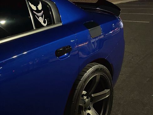 Used 2018 Dodge Charger SXT w/ Blacktop Package RWD image 8