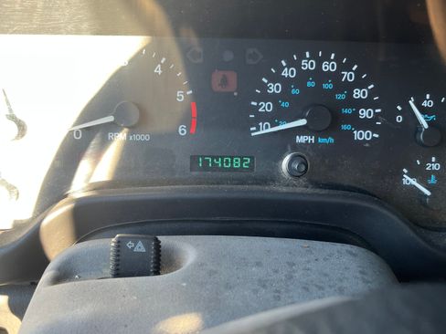 Used 1999 Jeep Wrangler SE image 11