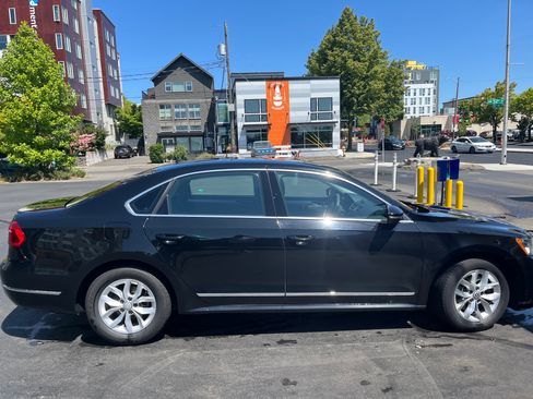 Used 2016 Volkswagen Passat 1.8T S FWD image 5