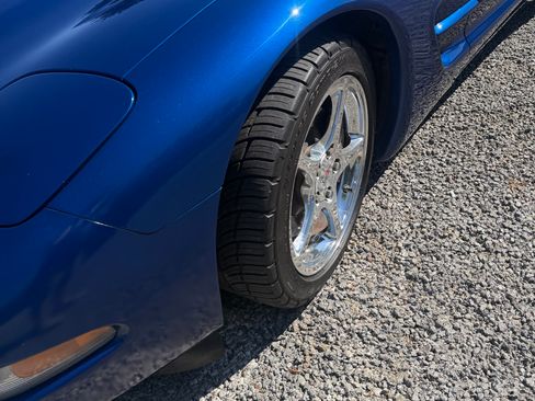 Used 2002 Chevrolet Corvette Coupe w/ Preferred Equipment Group2 RWD image 14