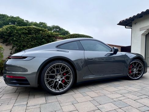 Used 2020 Porsche 911 Carrera image 2