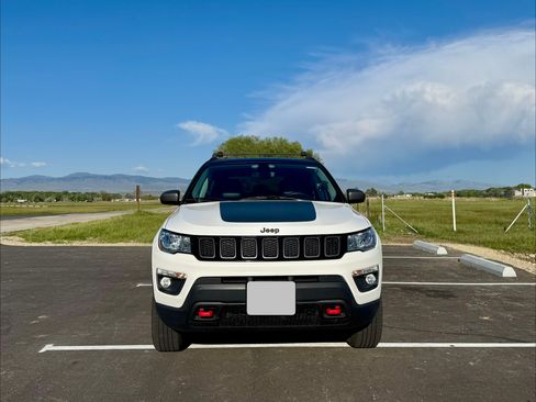 Used 2019 Jeep Compass Trailhawk AWD/4WD image 8