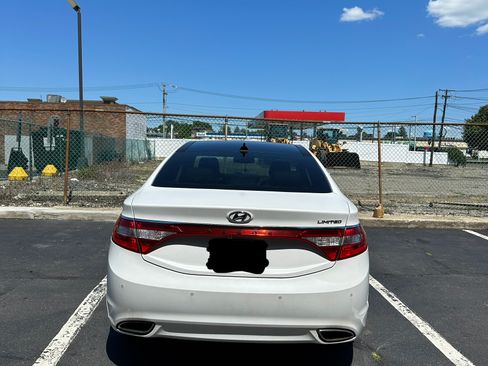 Used 2014 Hyundai Azera Limited w/ Option Group 02 FWD image 8
